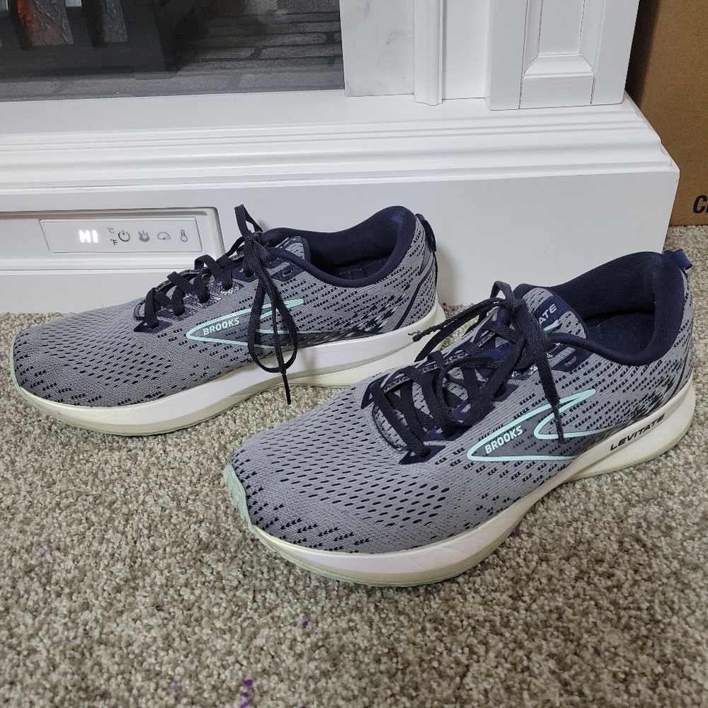 Brooks Levitate 5 Women's Running Shoes Gray Blue Athletic Sneakers, Size 9.5